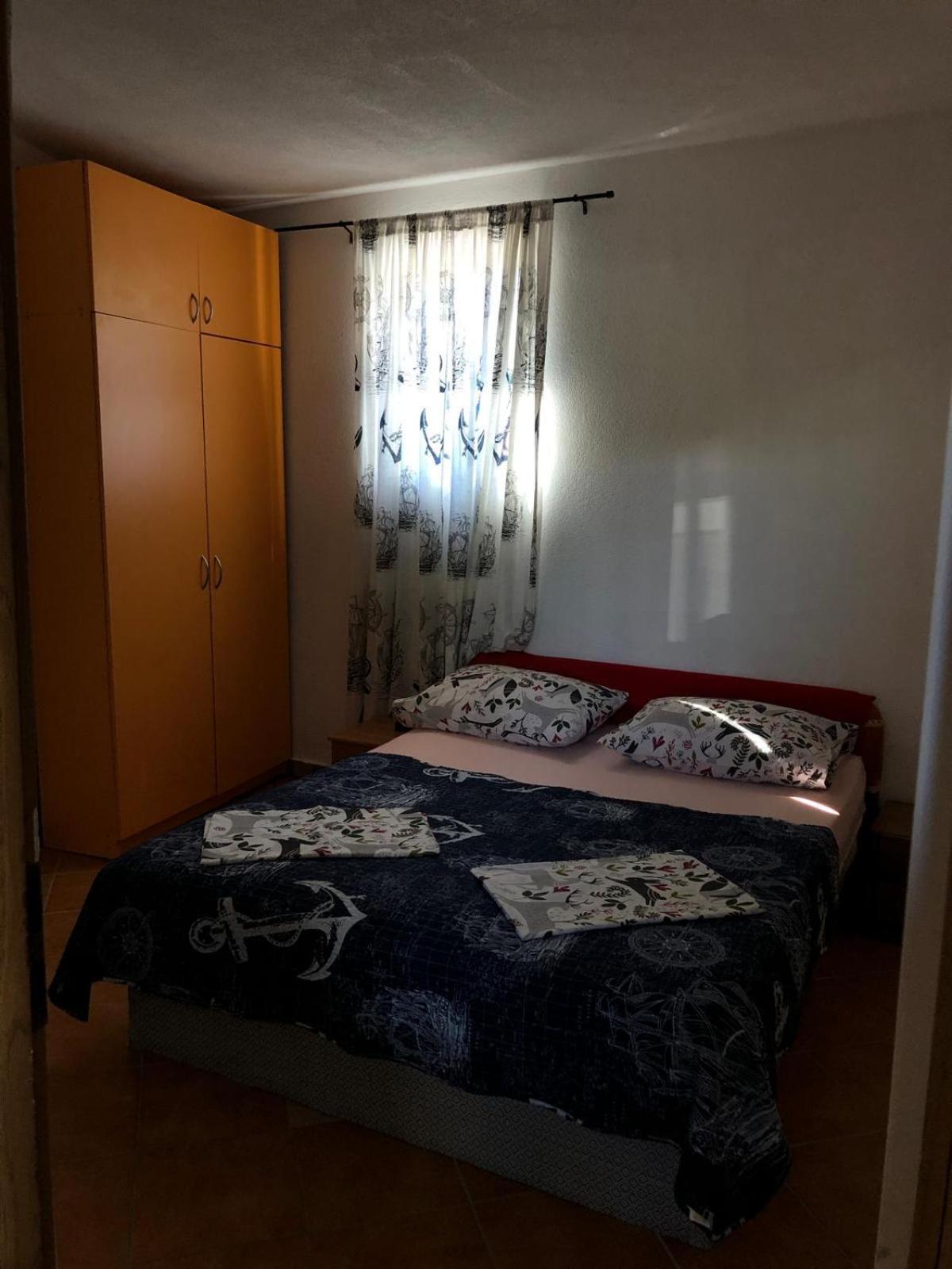 Apartmani Cesarica Karlobag Zimmer foto