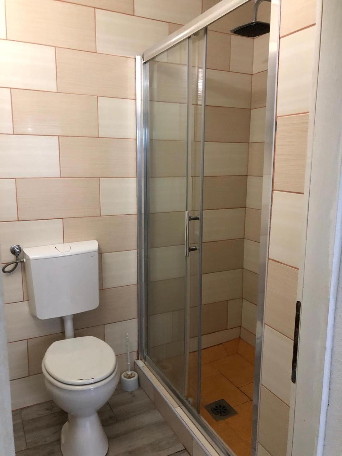 Apartmani Cesarica Karlobag Zimmer foto
