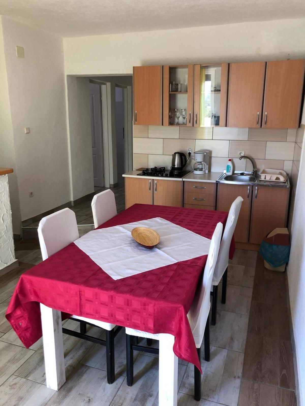 Apartmani Cesarica Karlobag Zimmer foto